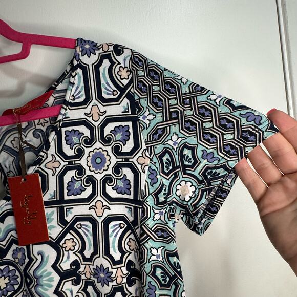 Tigerlily Printed Short Sleeve Shift Dress size 4 NWT - Picture 9 of 11